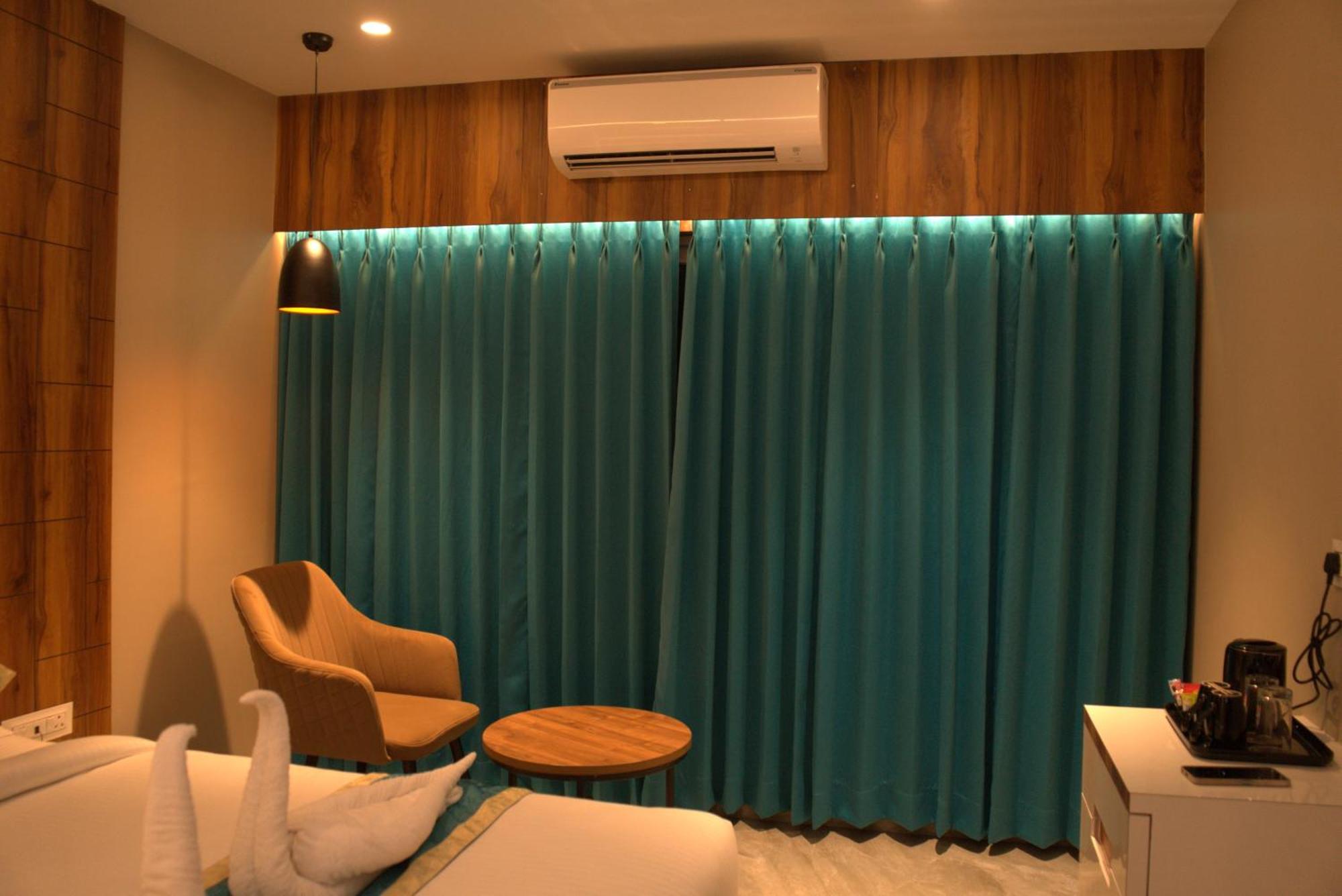 Hotel Tanisha Kishanganj Bagian luar foto